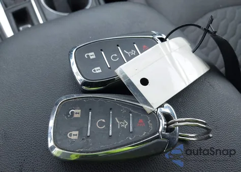 2019 Chevrolet Equinox Lt z USA, uszkodzony, nr VIN 2GNAXKEV0K6153611